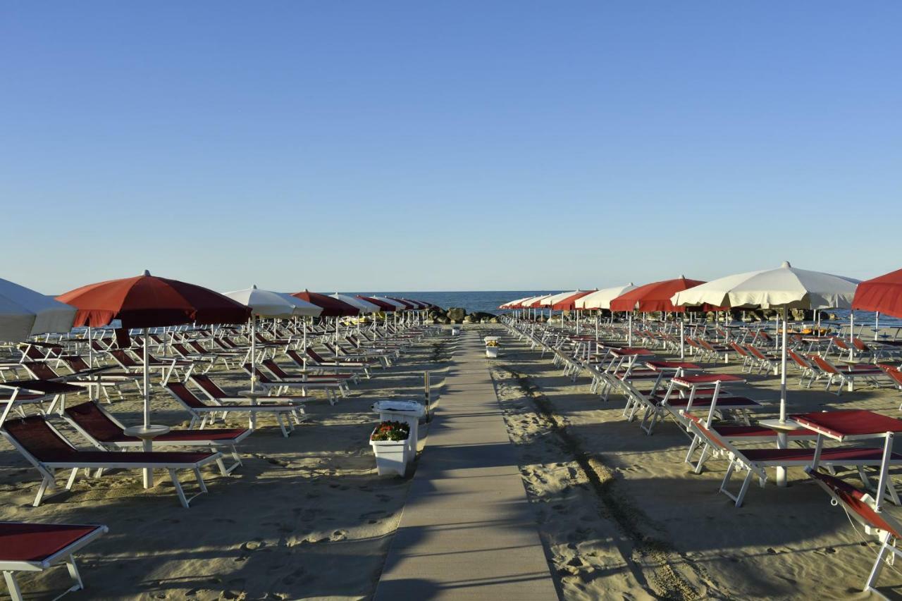 Pensione Elena Misano Adriatico Exterior photo